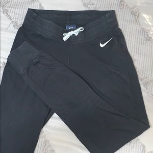 black nike joggers sweatpants